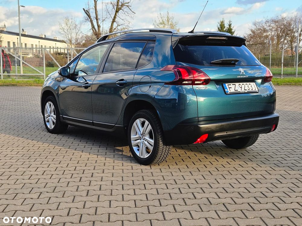 Peugeot 2008 1.2 Pure Tech Style S&S - 3
