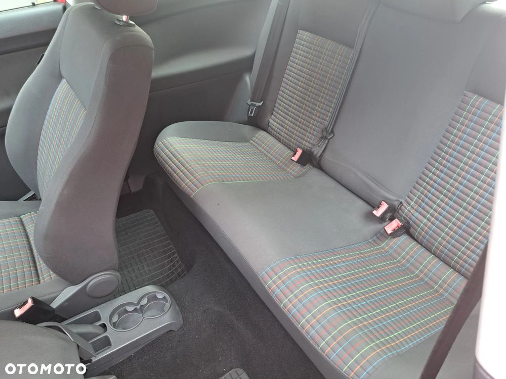 Volkswagen Polo - 11
