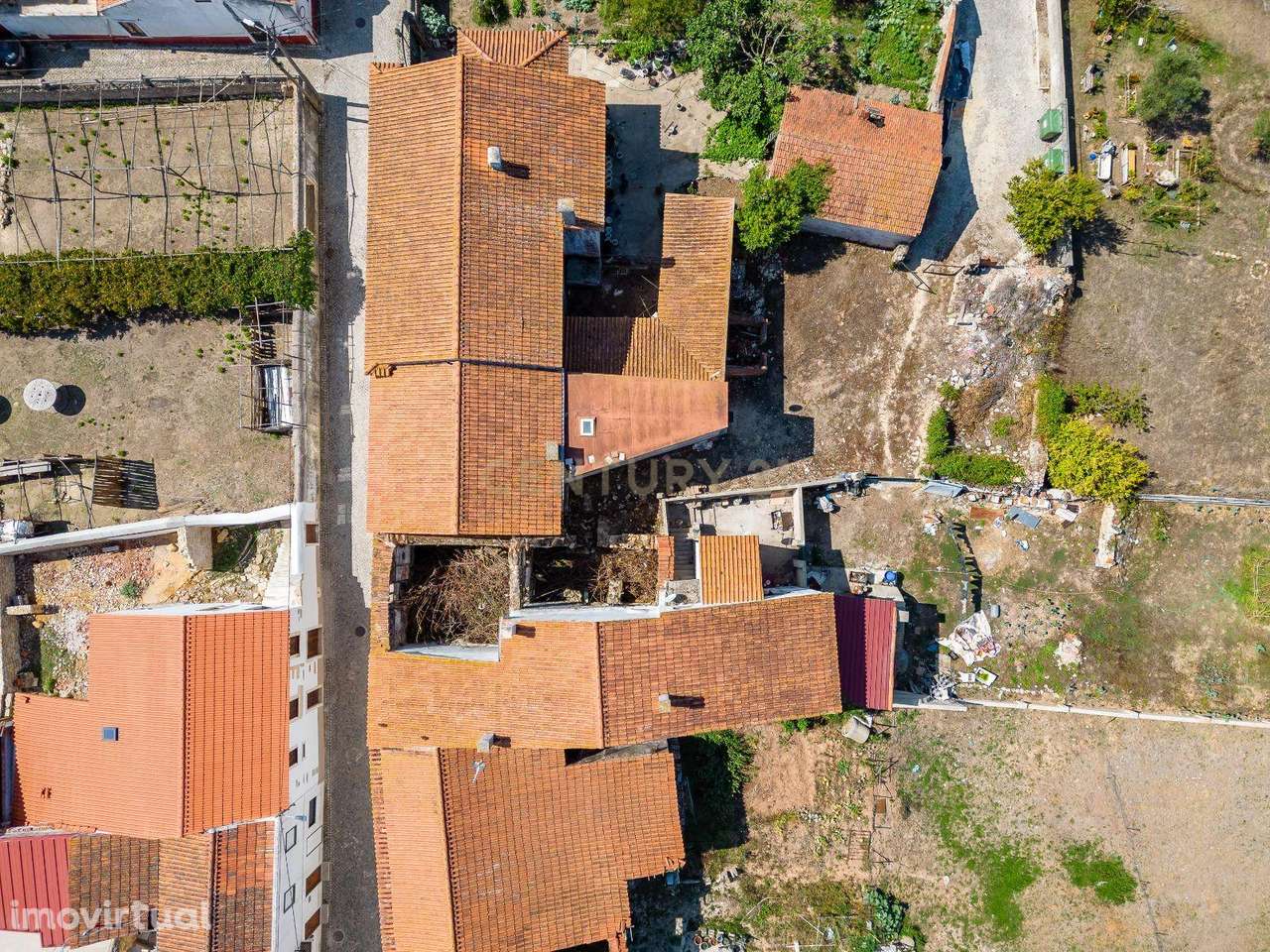 Moradia Histórica para Restauro no Centro de Aljubarrota - Grande imagem: 5/8