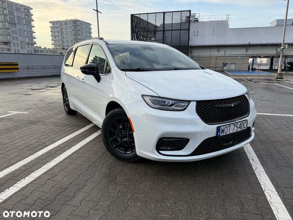 Chrysler Pacifica - 22
