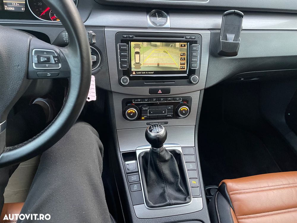 Volkswagen Passat - 8