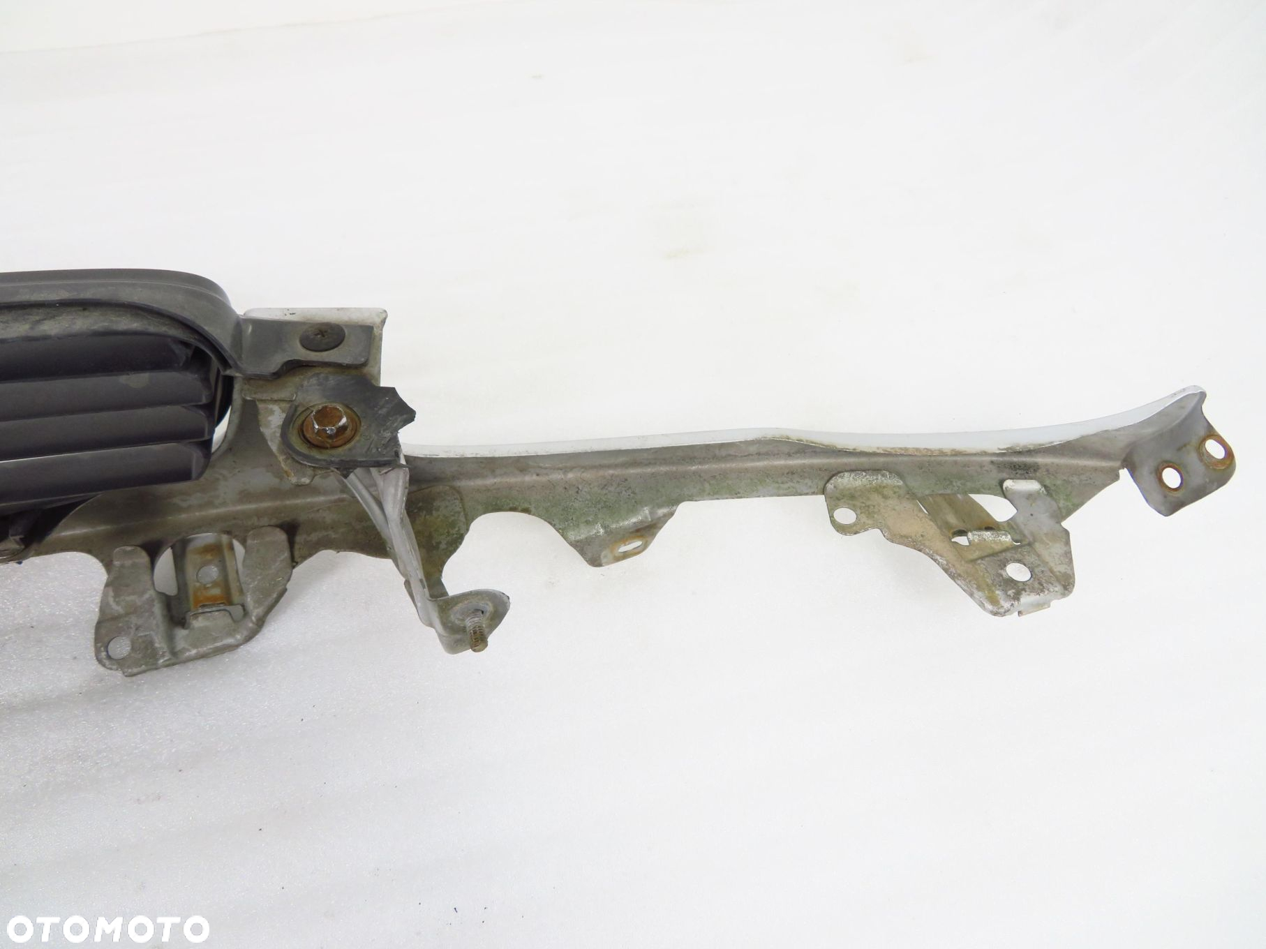 ATRAPA NOSEK GRILL TOYOTA COROLLA VIII E11 199 - 3