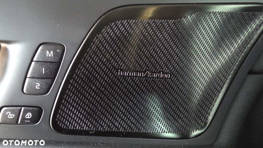 Volvo XC 60 T8 Plug-In Hybrid AWD Plus Bright - 8