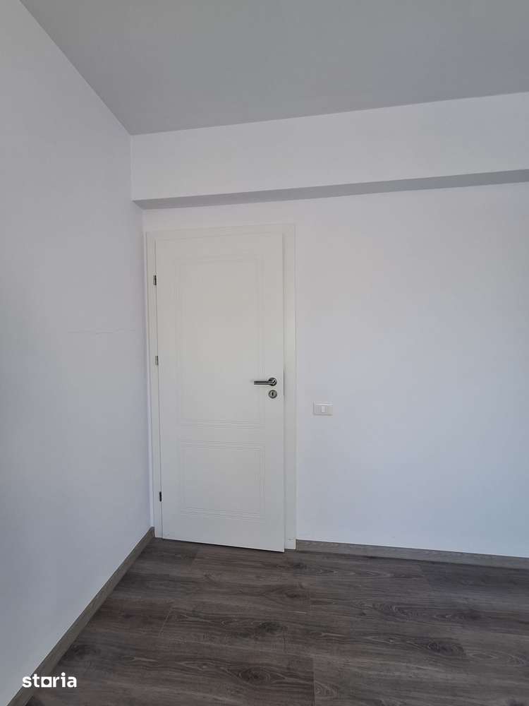 Ap. 3 camere decomandat, 2 bai, debara, 91 mp utili, PARCARE INCLUSA — fotografia 3