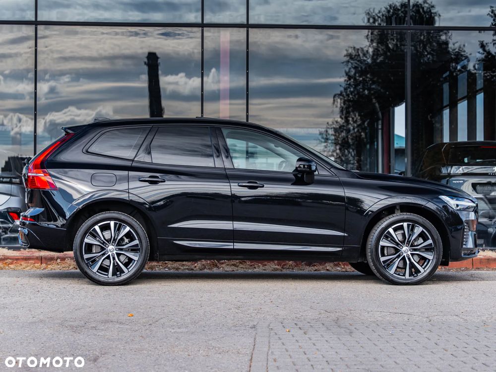 Volvo XC 60 B4 D Plus Dark - 16