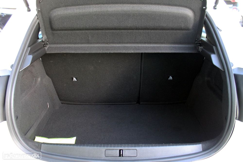 Peugeot 208 1.2 PureTech Allure Pack EAT8 - 28