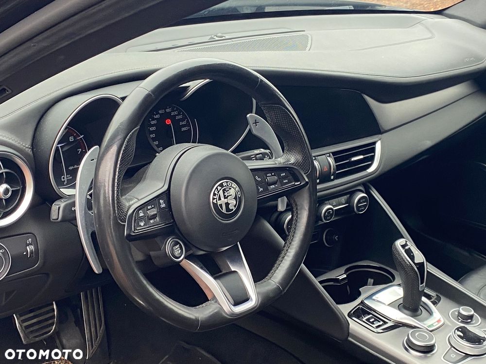 Alfa Romeo Giulia 2.0 Turbo Veloce TI Q4 - 13