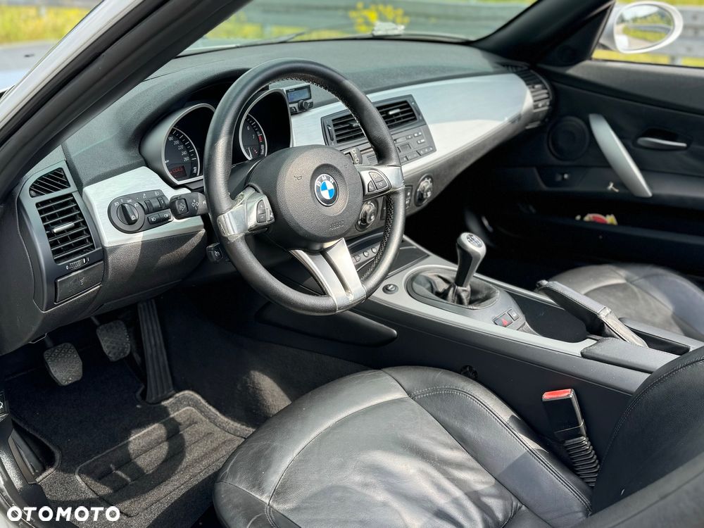 BMW Z4 2.5si - 16