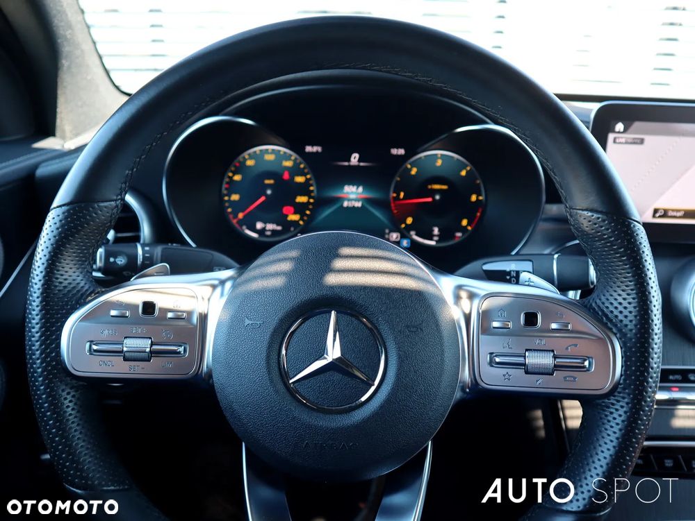Mercedes-Benz GLC 300 d 4Matic 9G-TRONIC AMG Line - 24