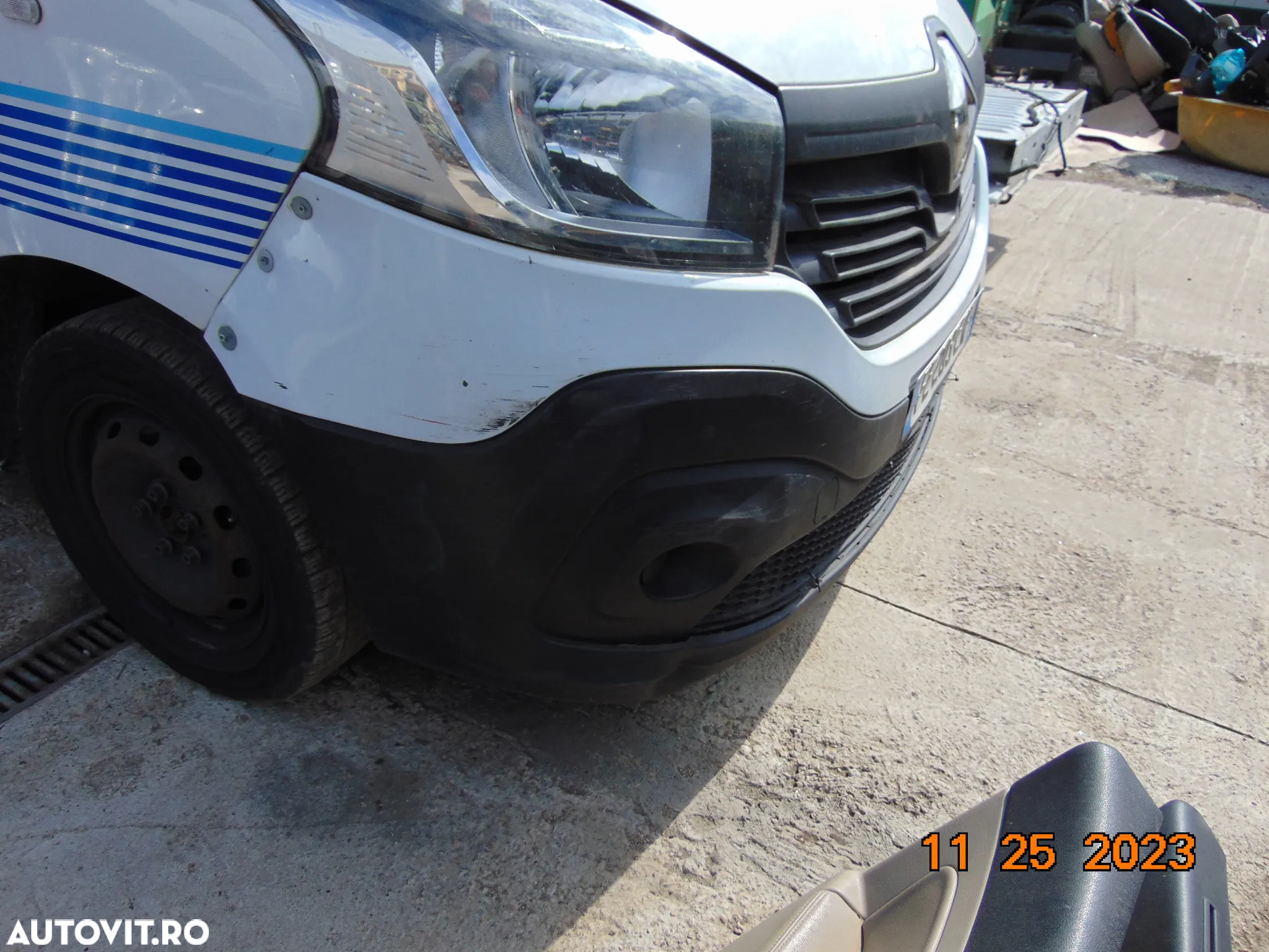 Bara fata Renault Trafic 3 an 2014-2019 spoiler bara fata trafic 3 - 5