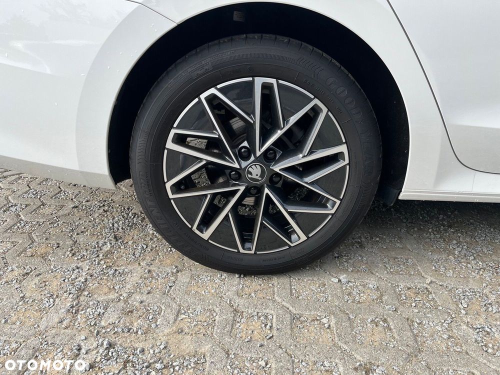 Skoda Octavia 1.5 TSI mHEV Selection DSG - 21