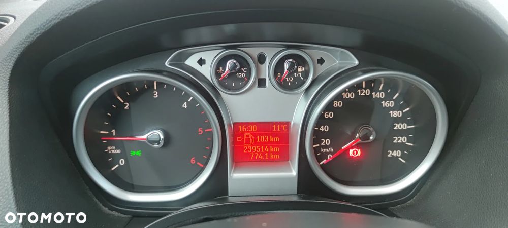 Ford Kuga 2.0 TDCi 4x4 Titanium - 26