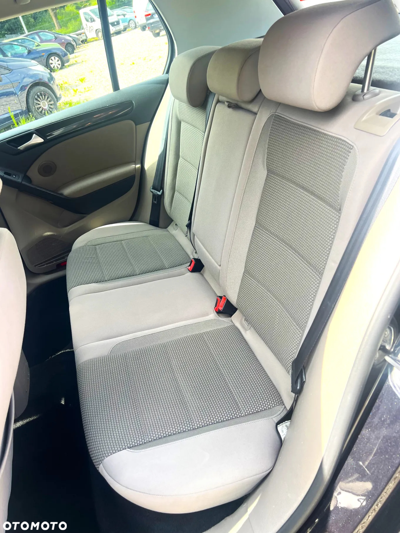 Volkswagen Golf - 6