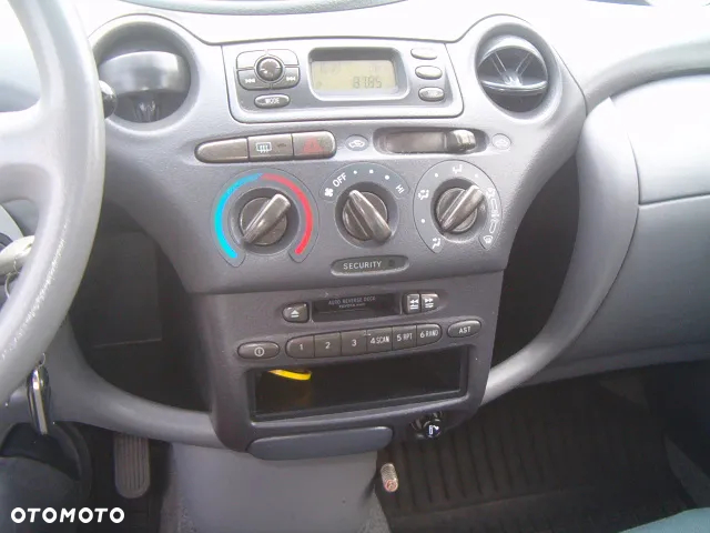 Toyota Yaris - 19