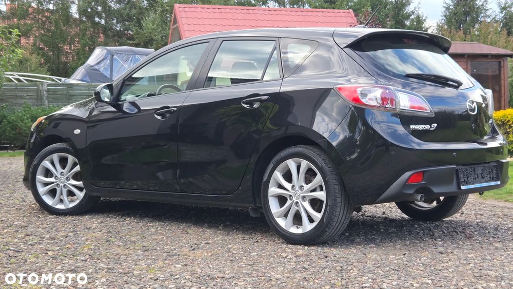 Mazda 3 1.6 Active + - 11