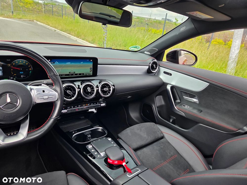 Mercedes-Benz CLA 250 e 8G-DCT AMG Line - 17