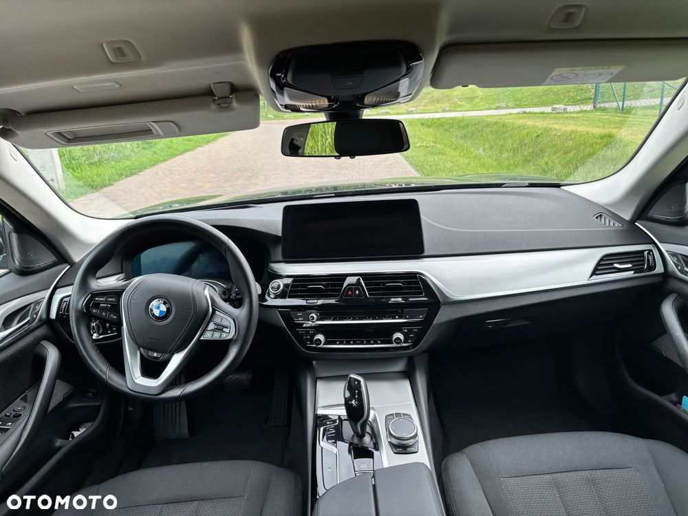 BMW Seria 5 530i xDrive Luxury Line sport - 11