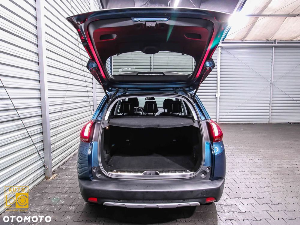 Peugeot 2008 1.2 Pure Tech Allure S&S - 13