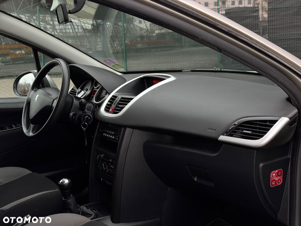 Peugeot 207 95 VTi Premium - 27