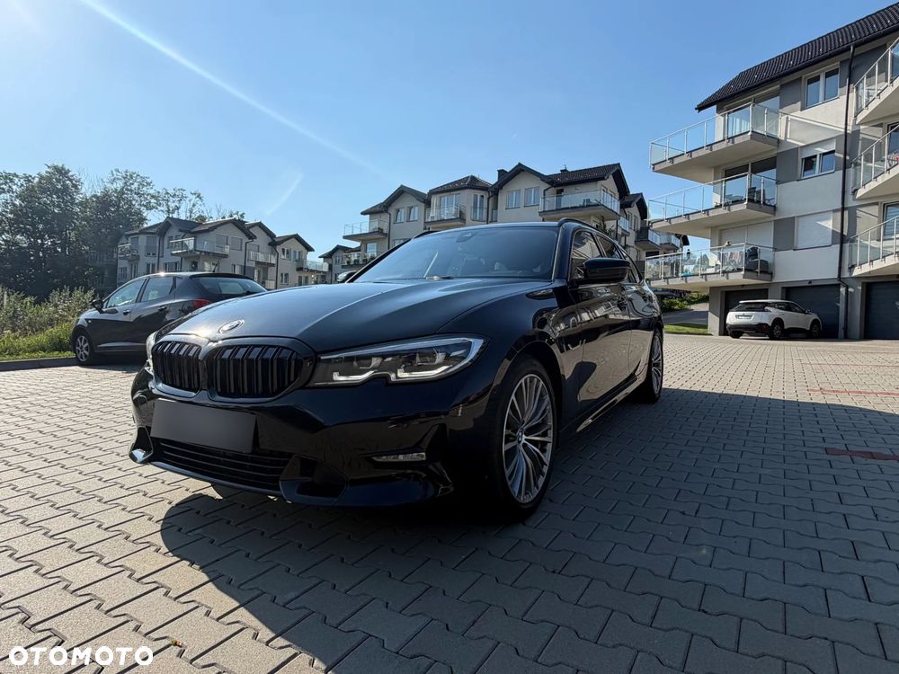 BMW Seria 3 320d xDrive mHEV - 12