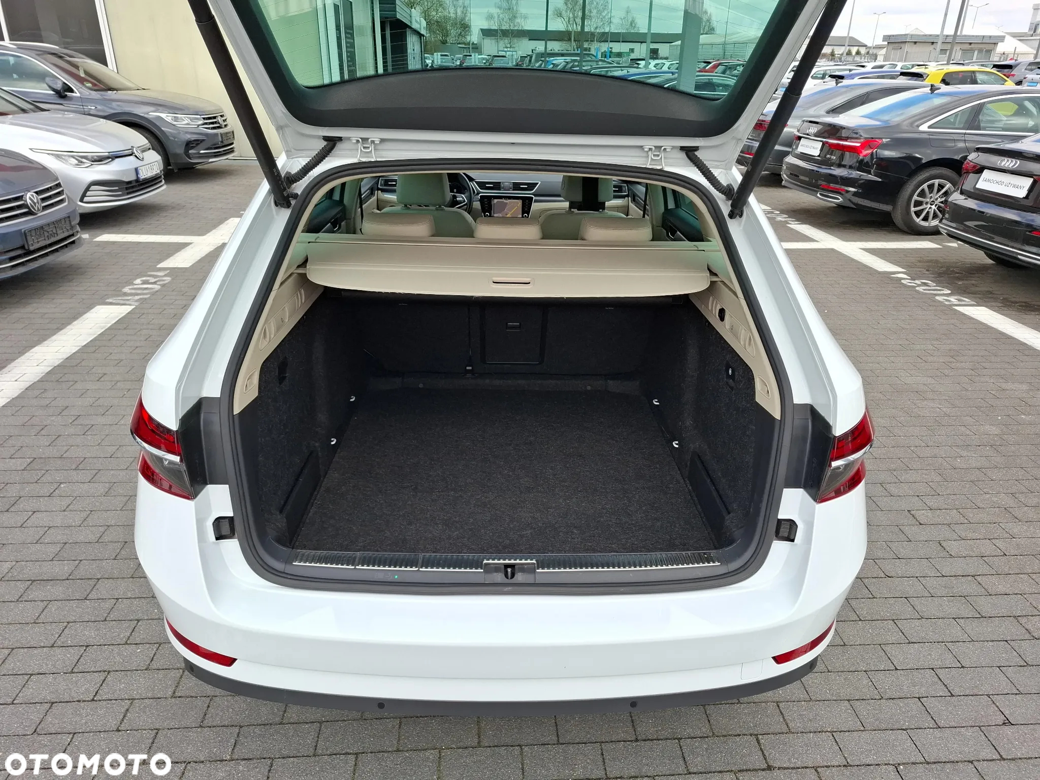 Skoda Superb Combi 2.0 TDI Style - 16