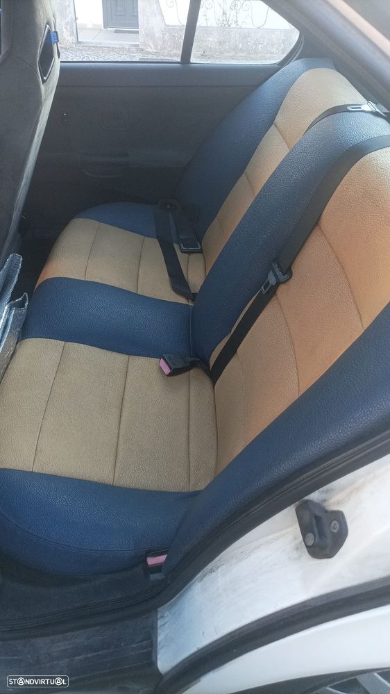 BMW 318 i - 8