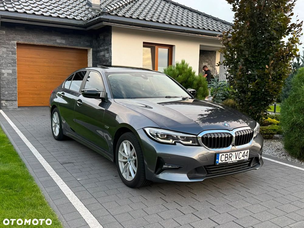 BMW Seria 3 330e xDrive - 31