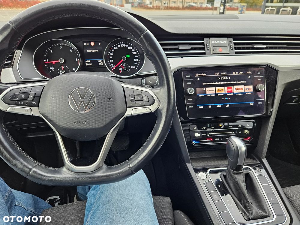 Volkswagen Passat - 16