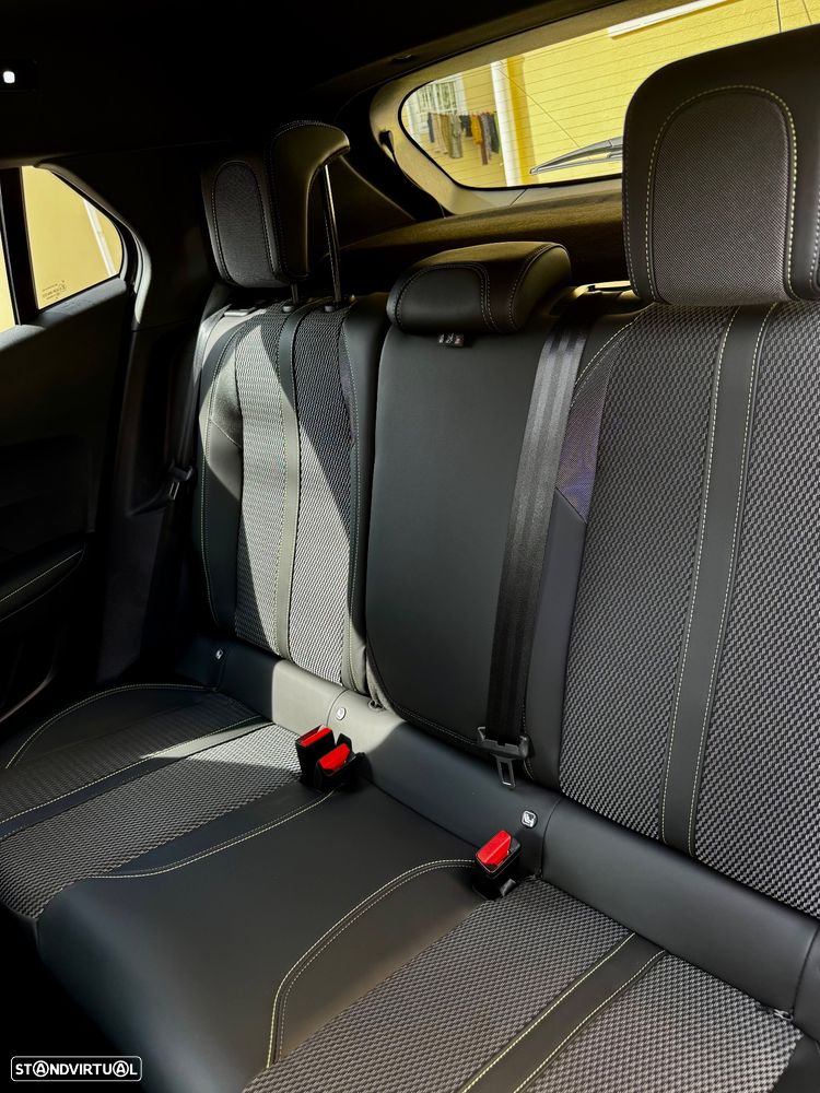 Peugeot 2008 1.2 PureTech GT Line EAT8 - 15