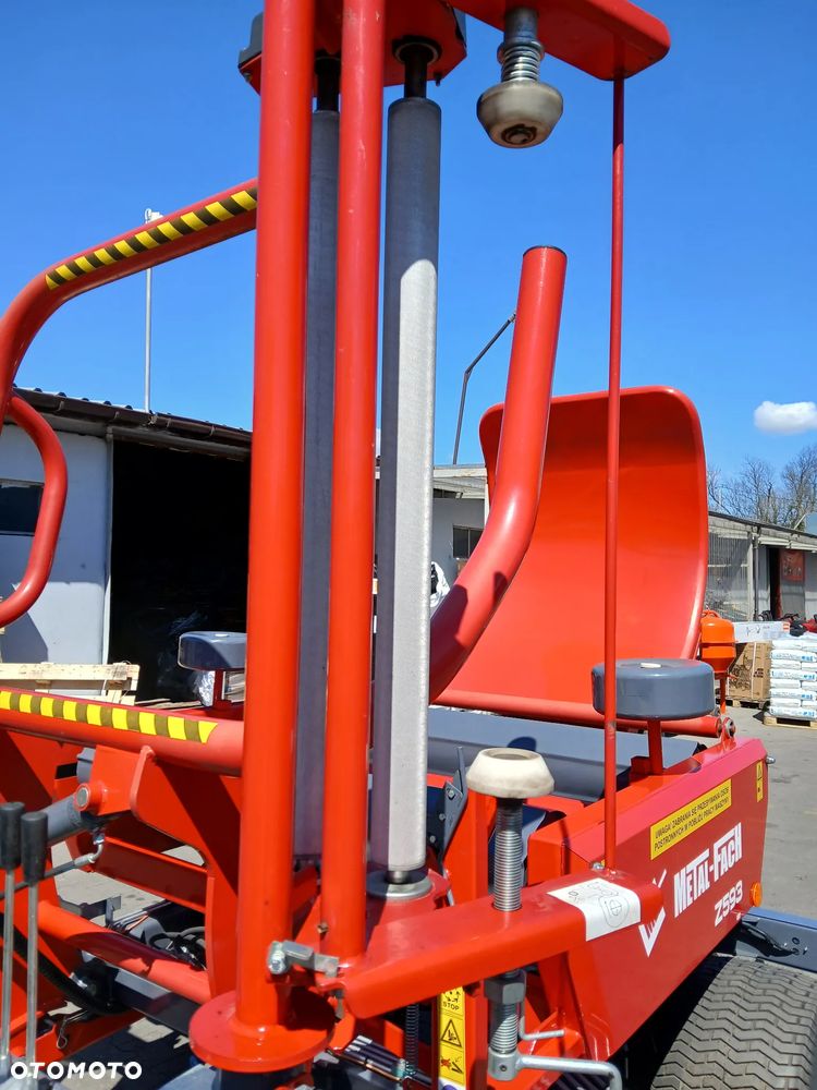 Metal Fach Z593 - 7