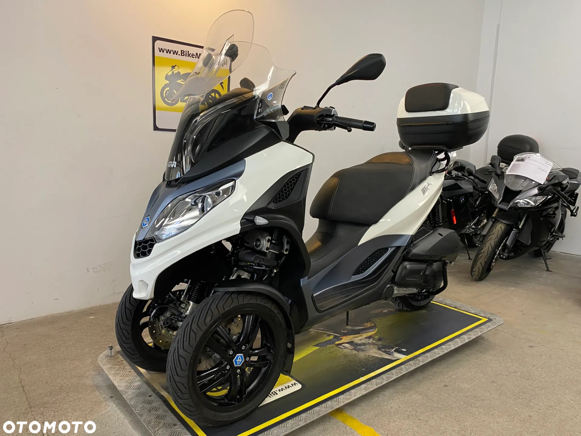 Piaggio MP-3 - 3