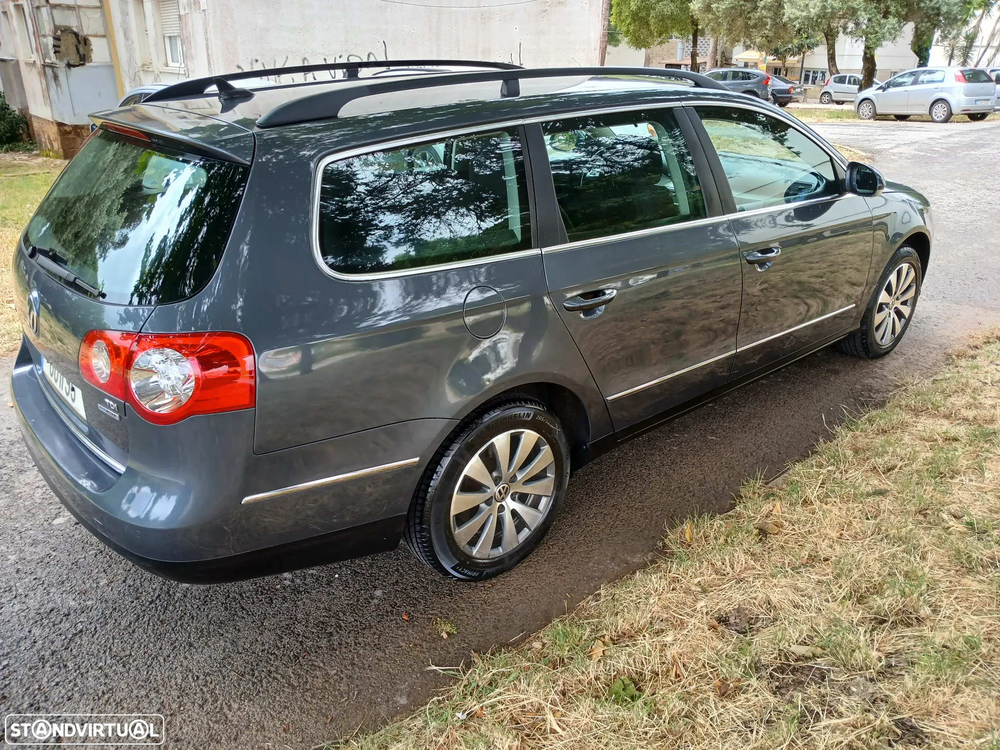 VW Passat Variant 1.6 TDI Confortline BlueMotion - 8