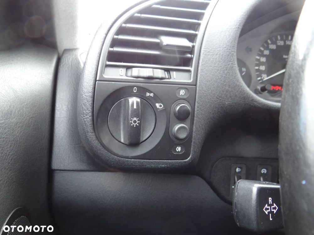 BMW Seria 3 316i - 28