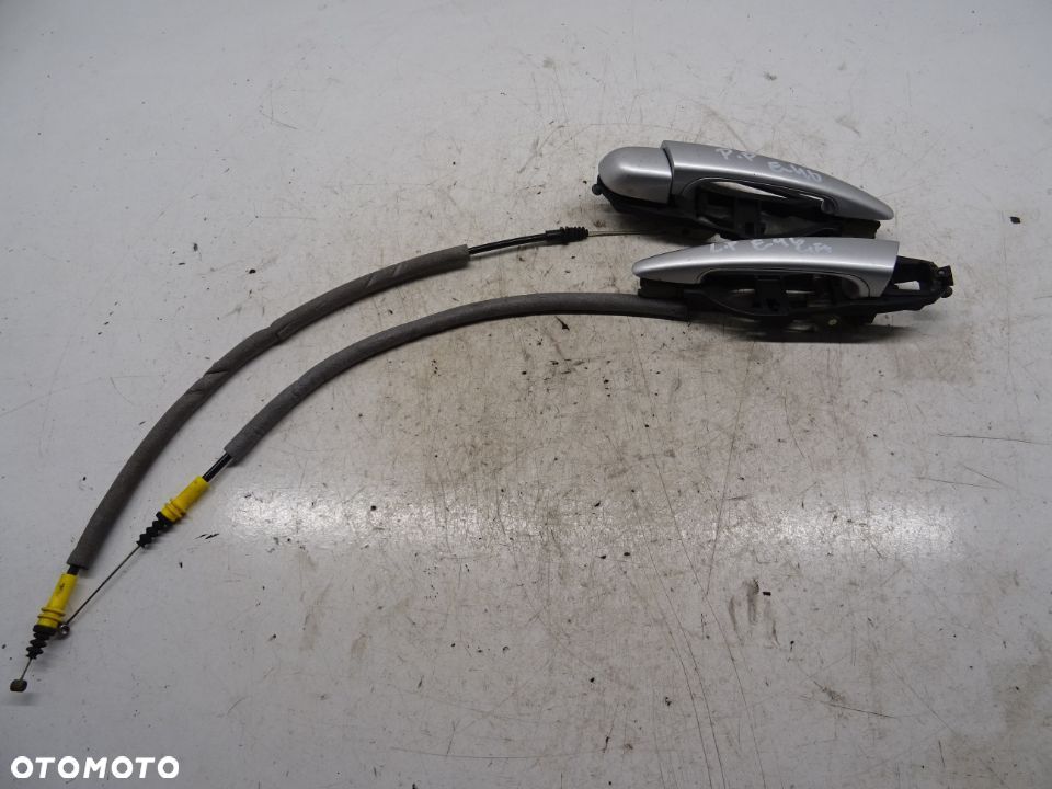 BMW E46 KOMBI 318d KLAMKA ZEWNĘTRZNA PRAWY PRZÓD 354