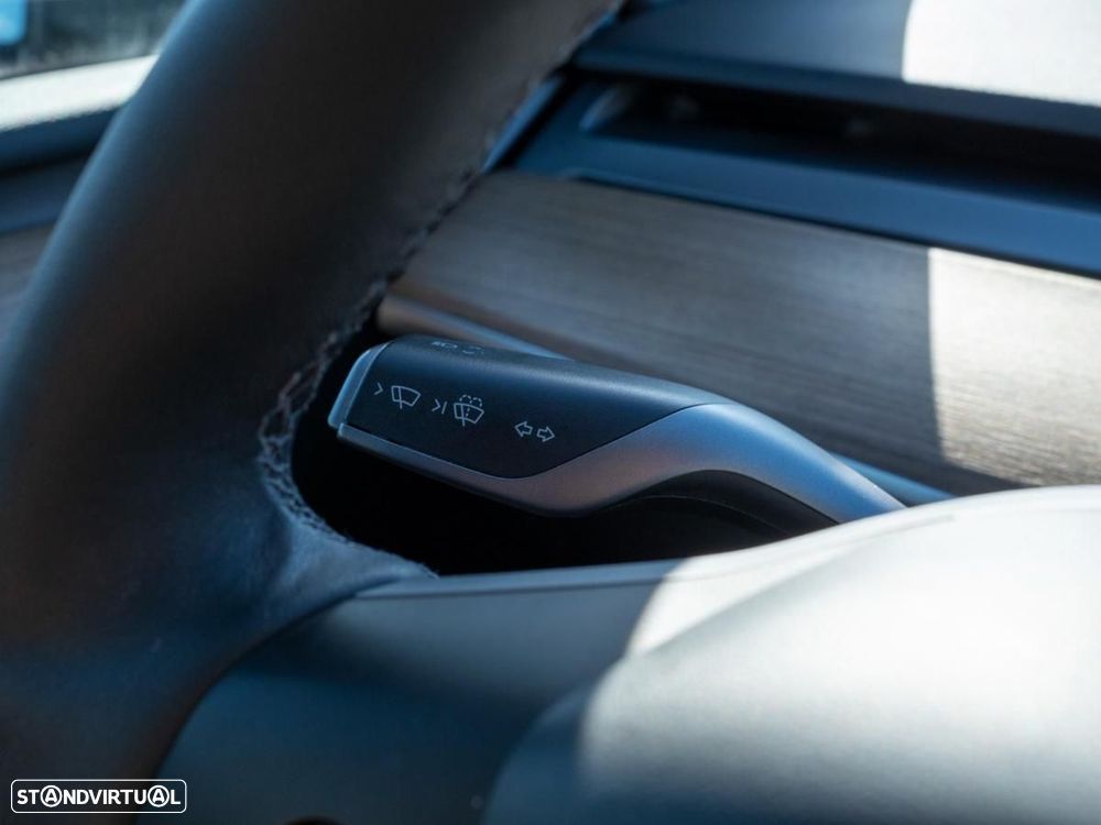 Tesla Model Y Standard - 34