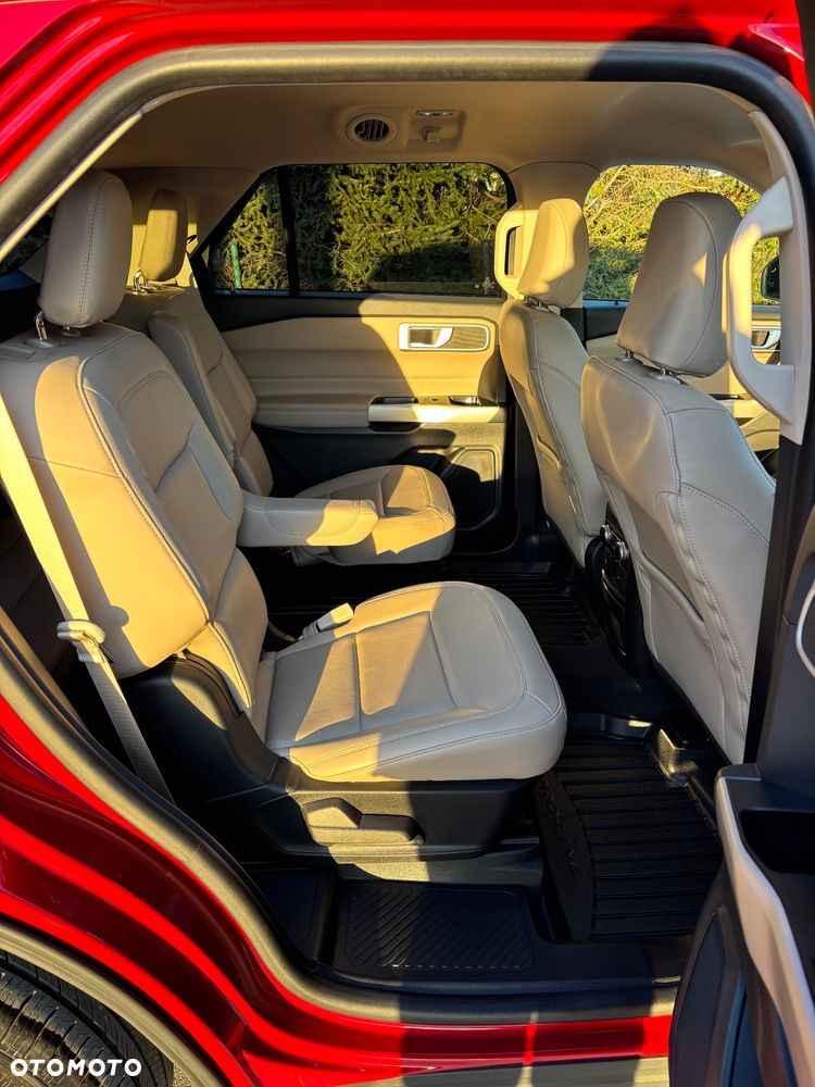 Ford Explorer - 21