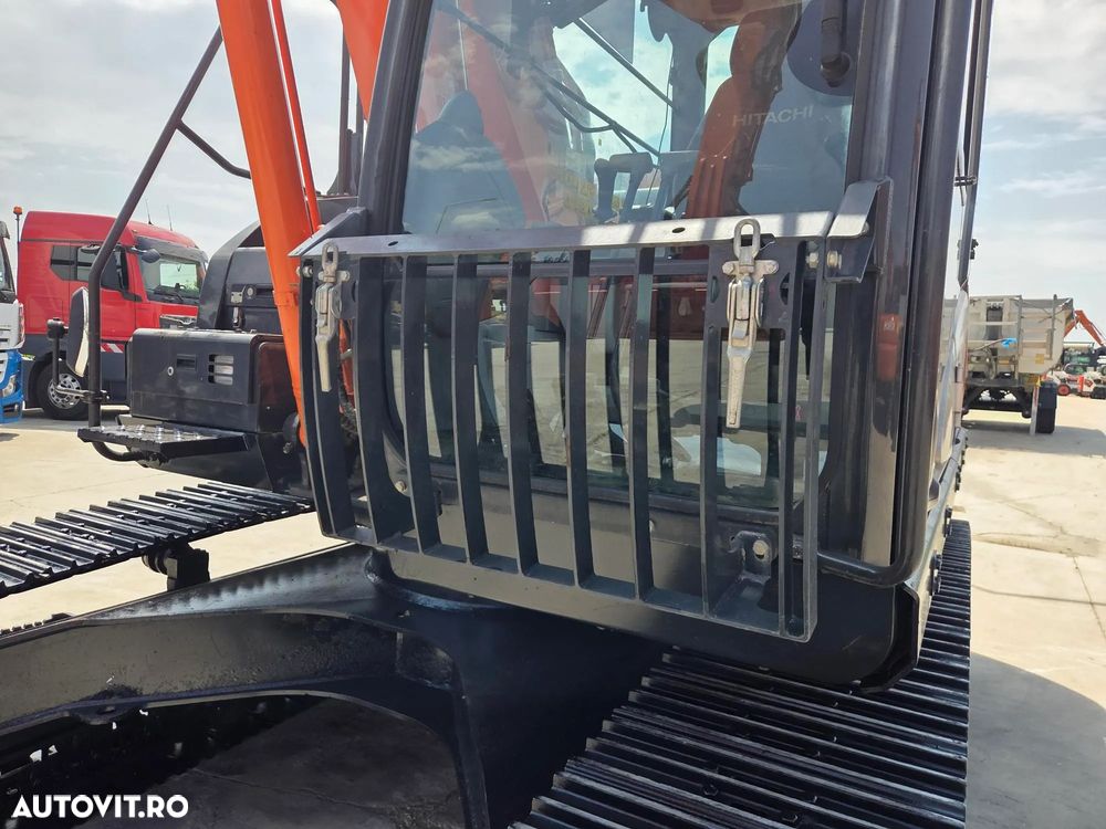 Hitachi ZX210LC-6, 23 tone, cupa NOUA 1,3mc, 2018, 7.784h, CUPLA rapida OIL QUICK, cupa ingusta, inst picon si rotire pe brate, 3 camere, lant 90% ok, consum mediu 9l/h, FULL OPTION, STARE FOARTE BUNA, posibilitate leasing 3 ani-PROMOTIE 83.900 EUR+Tva - 13