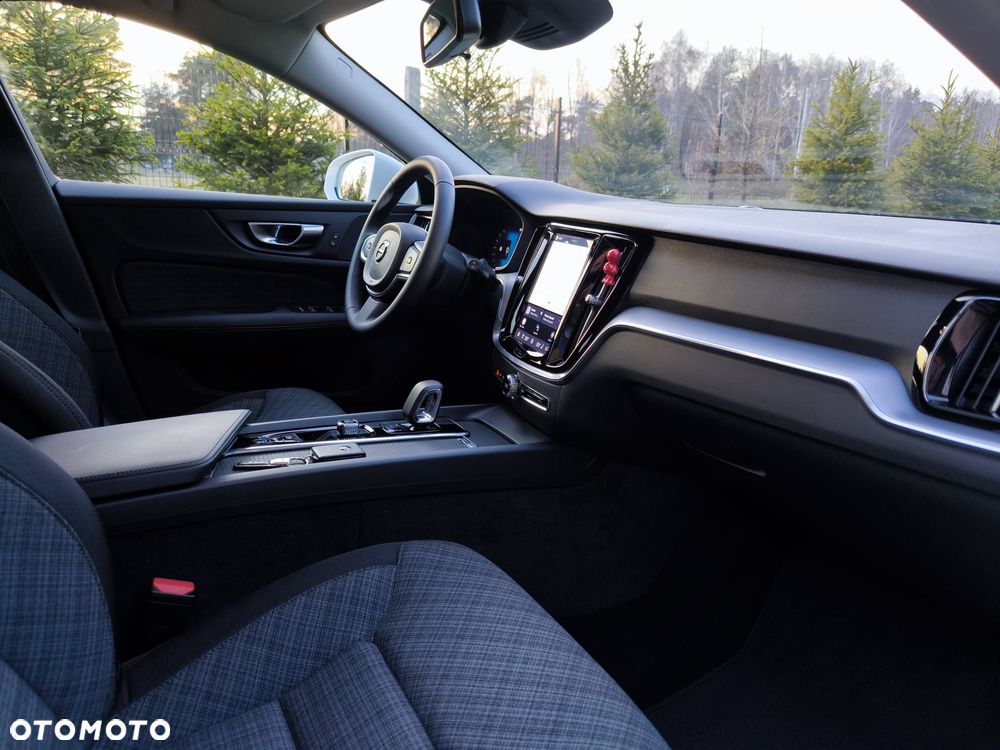 Volvo V60 B4 B DKG Plus Bright - 11