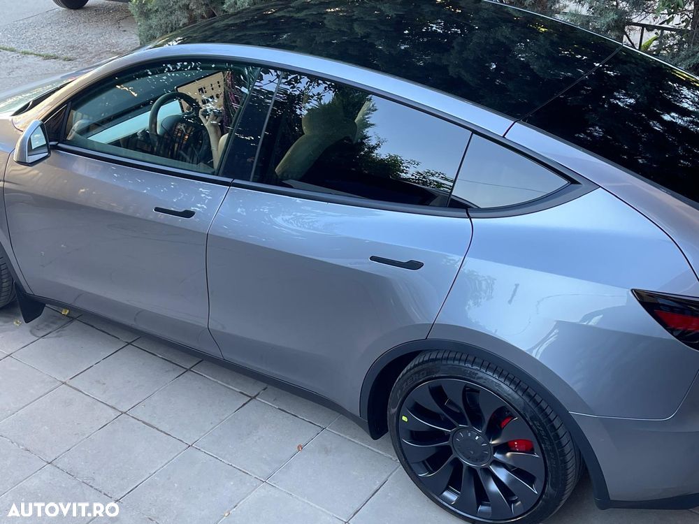 Tesla Model Y AWD Performance - 2