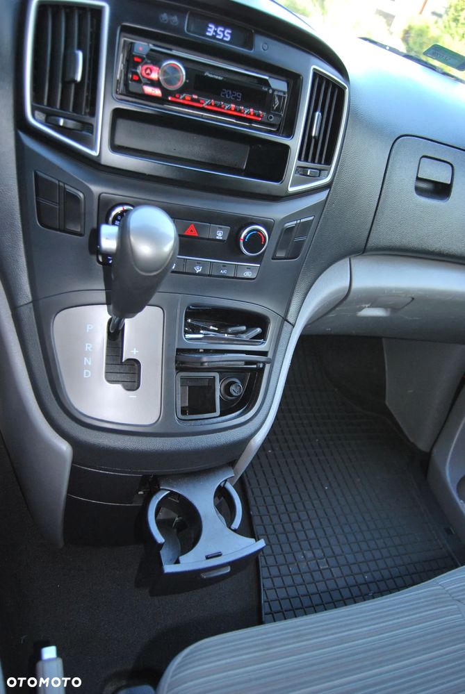 Hyundai GRAND STAREX - 13