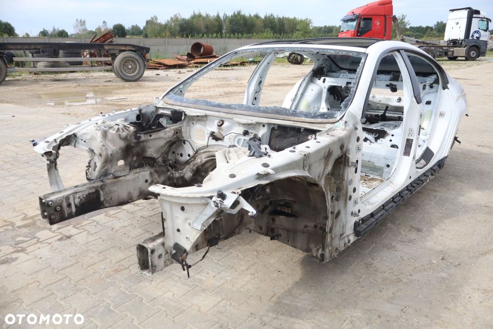 ĆWIARTKA PRAWY PRZÓD PODŁUŻNICA 6 640D F06 3.0D - 7