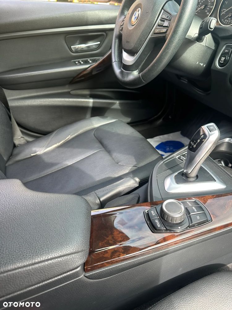 BMW Seria 3 328i xDrive - 37
