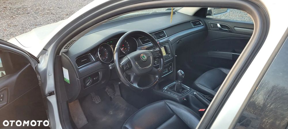 Skoda Superb 1.8 TSI FAMILY - 10