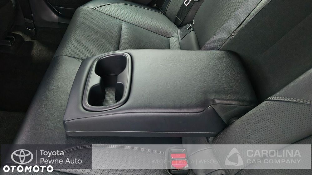 Toyota Camry - 18