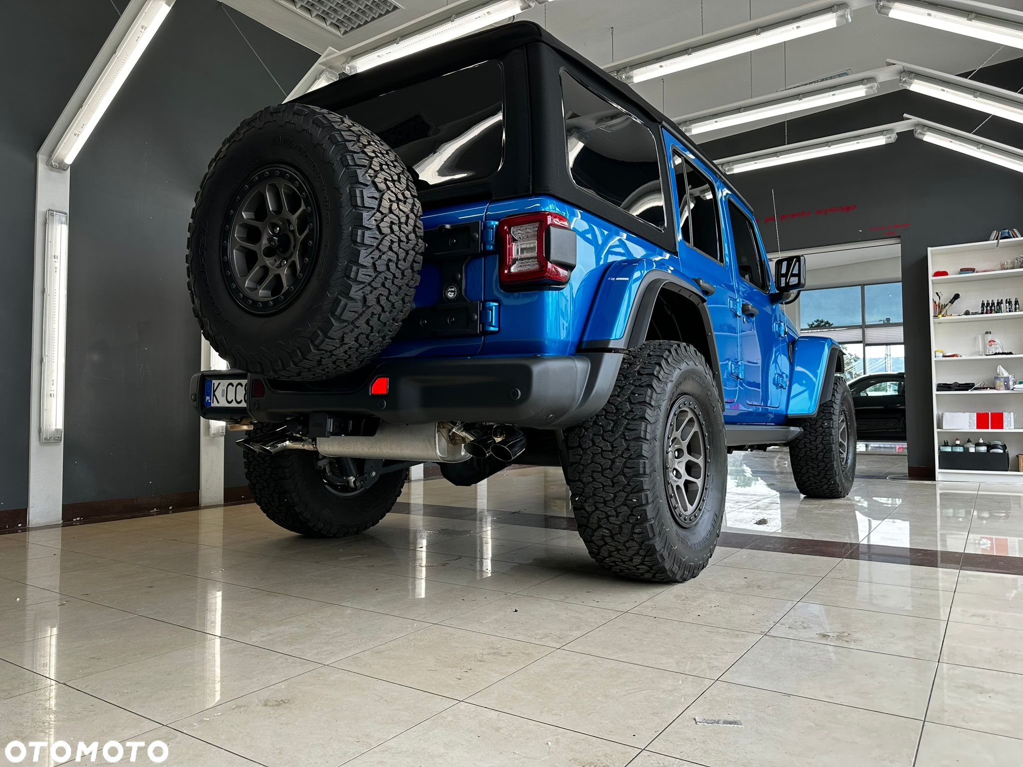 Jeep Wrangler - 11