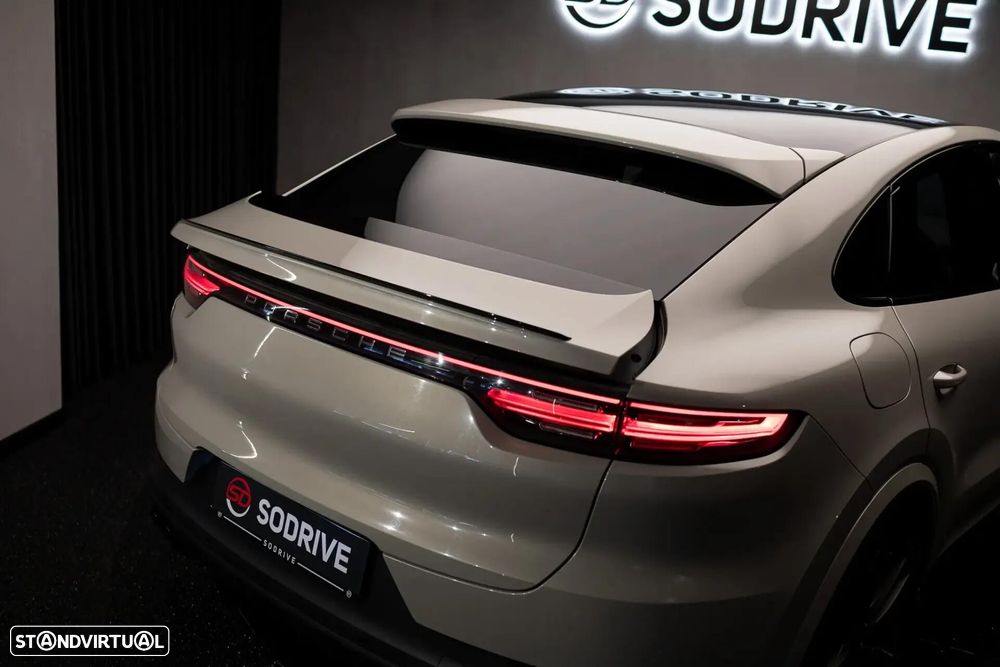 Porsche Cayenne Coupé E-Hybrid - 7