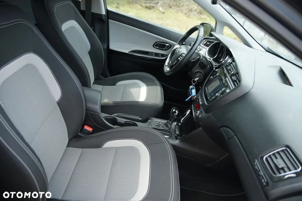 Kia Ceed - 16