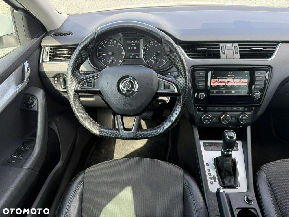 Skoda Octavia Combi 2.0 TDI DSG Style - 5