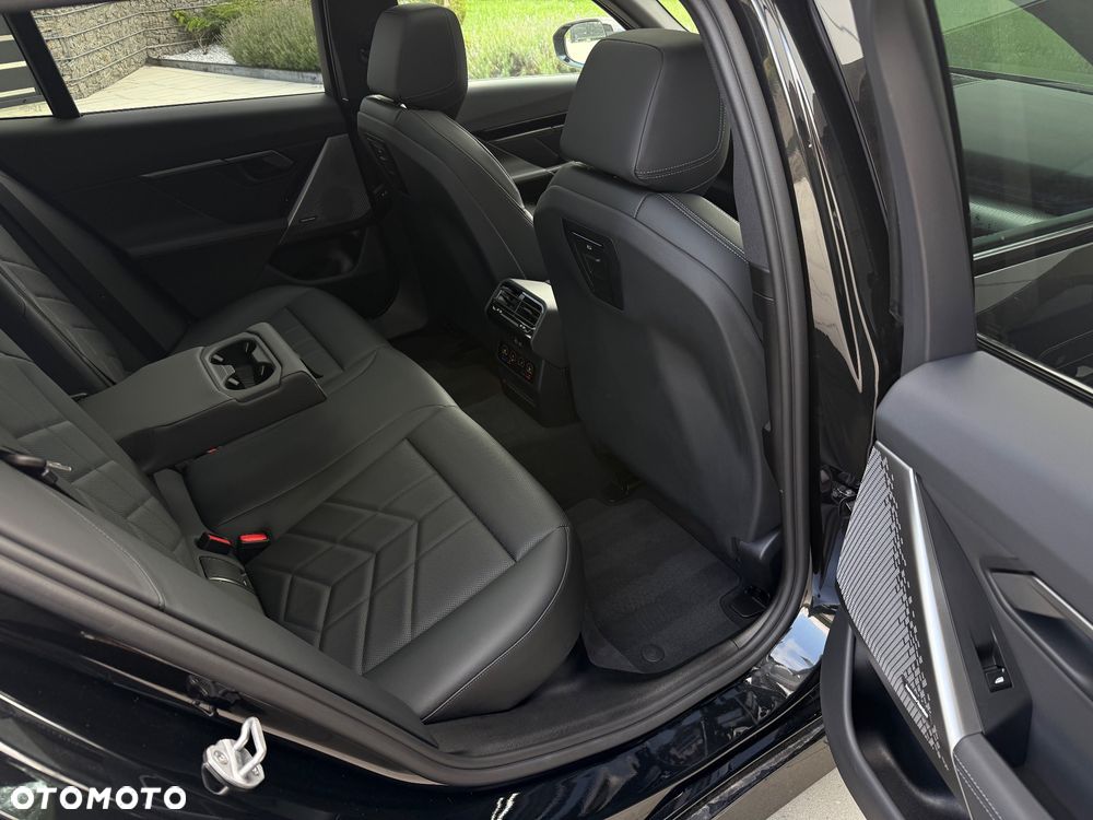BMW Seria 5 520d xDrive - 17