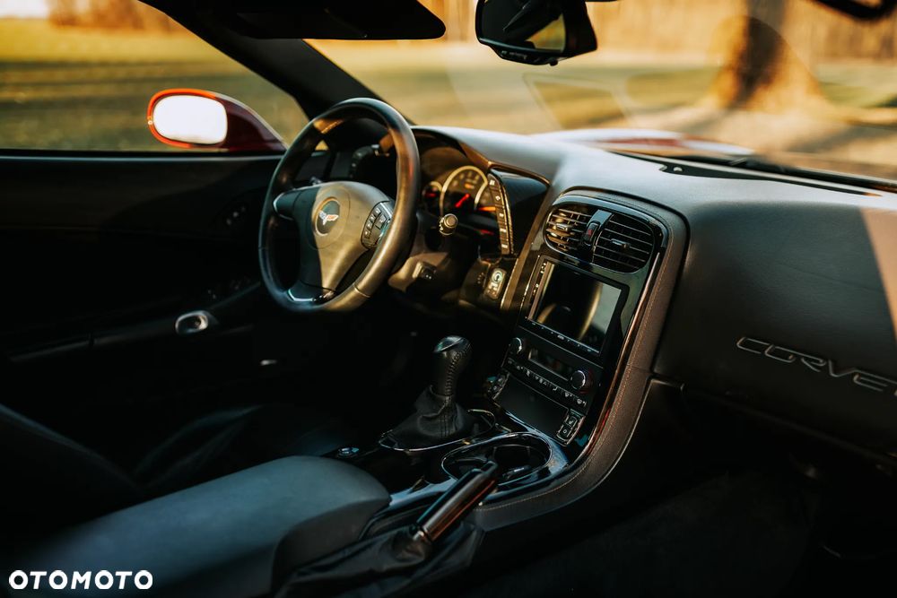 Chevrolet Corvette - 21